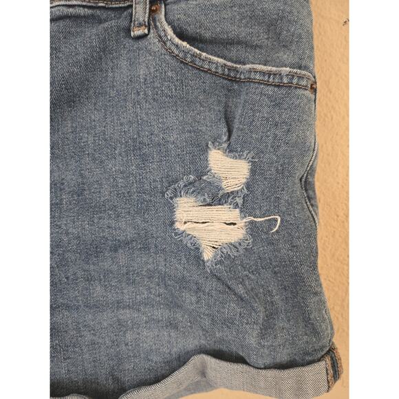 Old Navy Womens OG Straight Jean Shorts Blue Distressed Stretch, Size 20 Plus - Picture 3 of 6